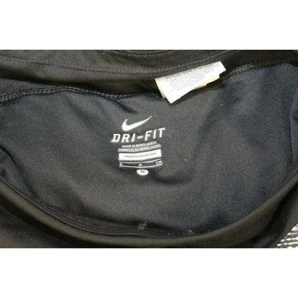 Nike DRI-FIT shorts size S - Picture 3 of 3
